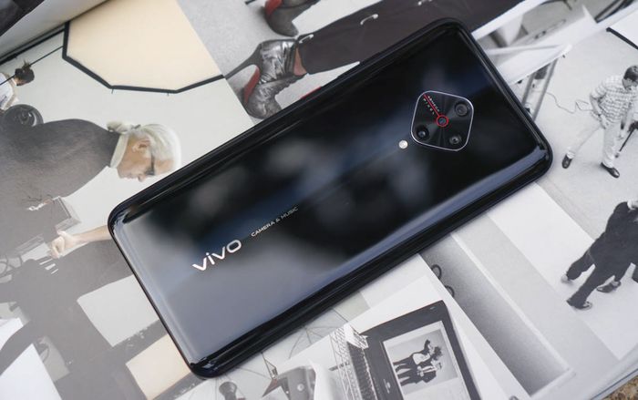 Vivo S1 Pro ra mắt tại Việt Nam: 4 camera sau hình kim cương, pin 4500mAh