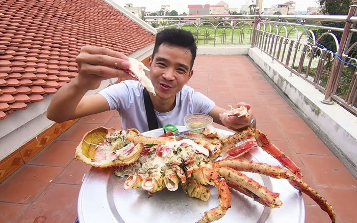 Xuất hiện kênh YouTube hot hơn cả Bà Tân Vlog: Lọt top 10 video nổi bật năm 2019, ăn uống 'sương sương' cũng hút hơn 22 triệu lượt xem