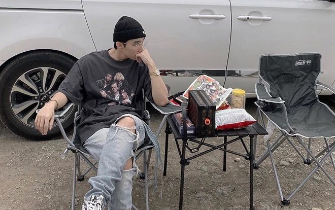 Sơn Tùng M-TP đăng ảnh 'ngầu quên sầu', fan ồ ạt khẳng định: 'Đây là hậu trường quay MV mới'