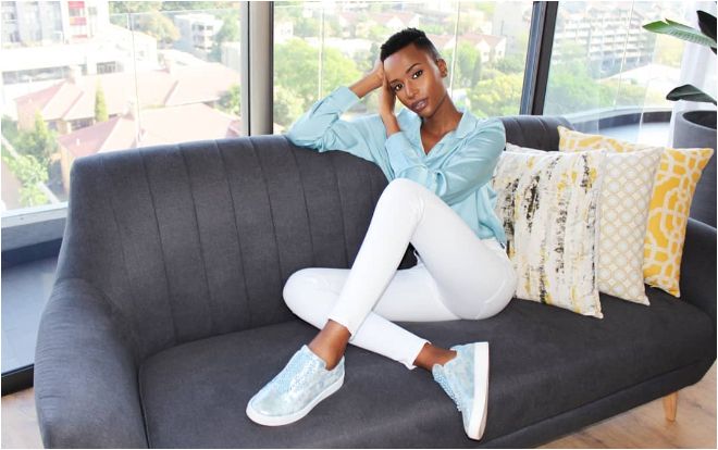 Gu thời trang đầy màu sắc, rạng rỡ của người đẹp Nam Phi đăng quang Miss Universe 2019