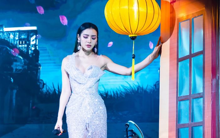 Phương Trinh Jolie tuyên bố đã chi 100 triệu đồng để phẫu thuật thẩm mỹ cho khuôn mặt