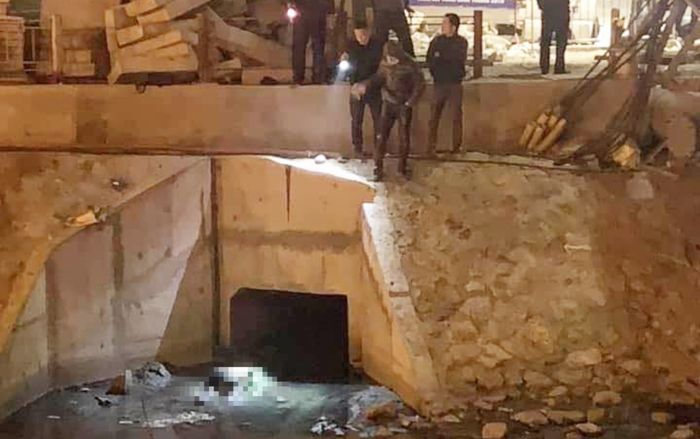 Phát hiện thi thể nam thanh niên mặc áo Grab tử vong dưới sông Kim Ngưu giữa đêm lạnh