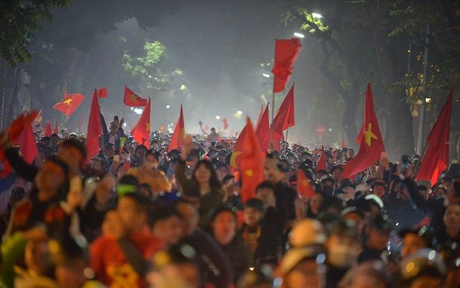 Hàng triệu cổ động viên đổ ra đường ăn mừng U22 Việt Nam vô địch SEA Games 30