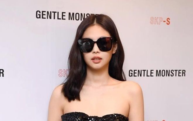 Mặc đồ thảm họa tại sự kiện, Jennie (Blackpink) bị Knet chỉ trích vì truyền thông tung hô quá đà