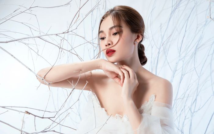 'Rung động' hình ảnh ngày trở lại của Giang Hồng Ngọc: Nét đẹp mong manh tái hiện trong album đặc biệt dịp Giáng sinh