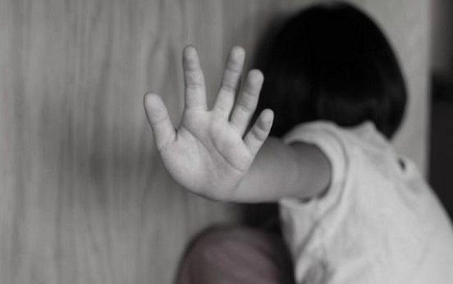 'Yêu râu xanh' 49 tuổi dụ cho kẹo rồi dâm ô 4 bé gái 8 - 10 tuổi