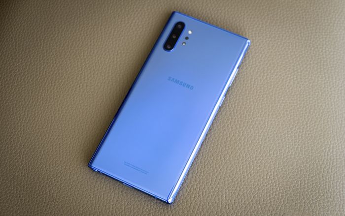 Trên tay Galaxy Note 10+ màu Xanh Aura: Đẹp không tì vết!