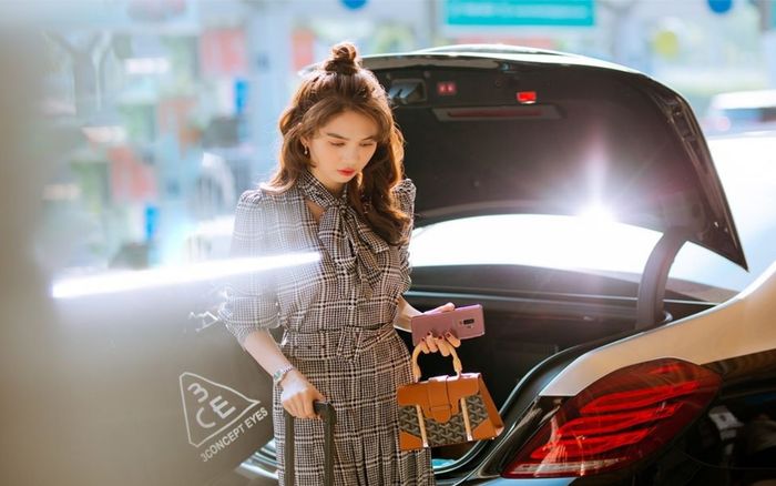 Từ tượng đài gợi cảm, Ngọc Trinh chuyển mình hoàn hảo trong hình tượng tiểu thư ngọt lịm