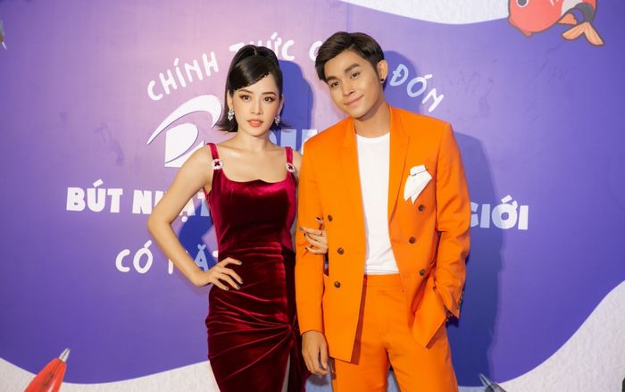 Jun Phạm ghen tị với Chi Pu tại một sự kiện gây náo loạn trung tâm thương mại