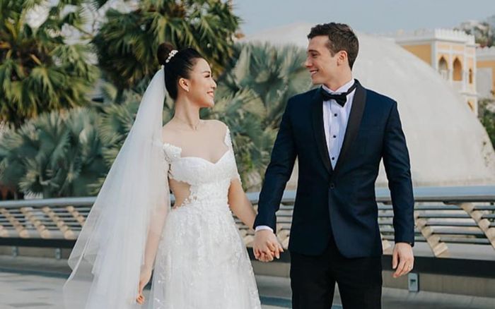 MC Hoàng Oanh chia sẻ về những lần đầu tiên đầy lãng mạn và ngọt ngào với chồng Tây