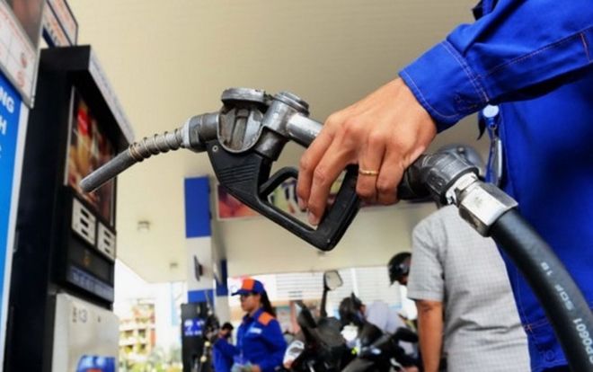 Giá xăng giảm từ 15h hôm nay
