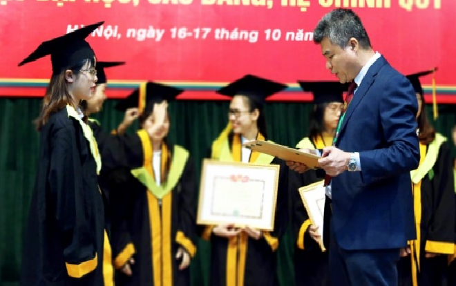 Sinh viên tốt nghiệp loại xuất sắc sẽ được xét tuyển công chức