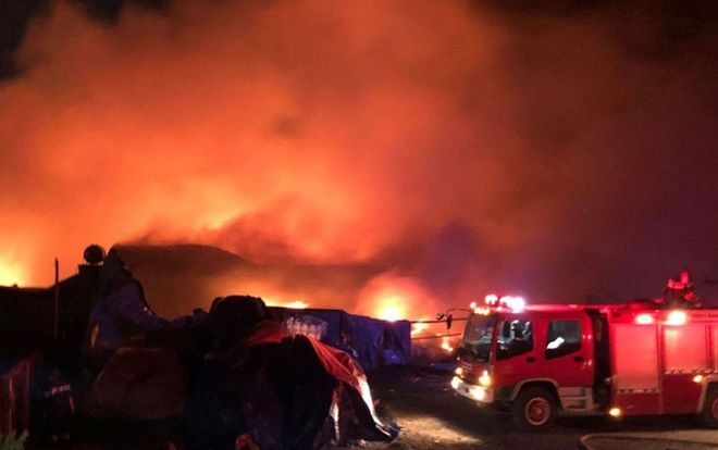 Cháy lớn tại xưởng sản xuất nệm rộng 4000m2 ở Long An, thiêu rụi toàn bộ tài sản