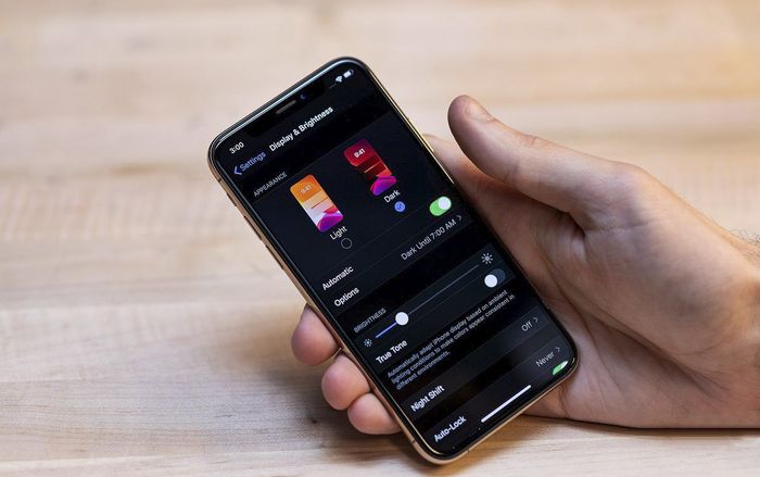 Nghiên cứu này vừa chứng minh chế độ Dark Mode không tốt như chúng ta vẫn nghĩ