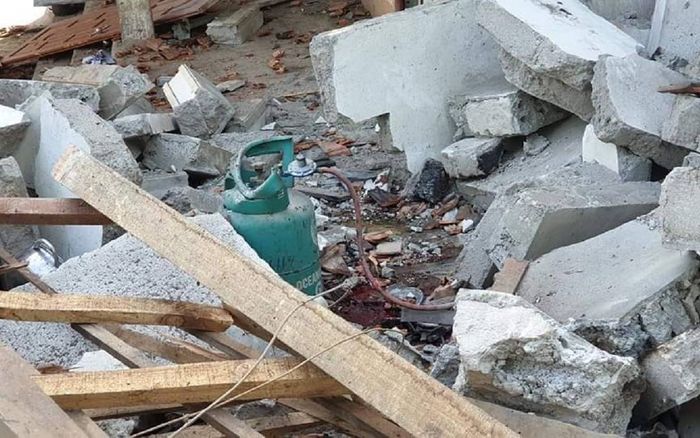 Vụ nổ sập nhà ở Nghệ An: Con trai tử vong, con dâu phải cưa bỏ 2 chân