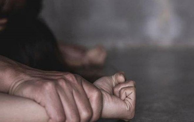 Nam thanh niên cưỡng bức bà lão 76 tuổi rồi lấy 400.000 đồng