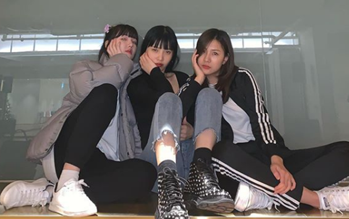 Joy đăng ảnh cùng Yerin (GFRIEND) và Hayoung (APINK): Phải chăng sắp có màn kết hợp đặc biệt?