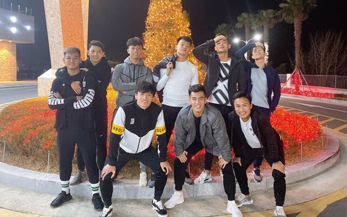 Cầu thủ Việt trước thềm Giáng sinh 2019: Kẻ tặng hàng hiệu cho bạn gái, người dành hết thời gian chăm sóc vợ con