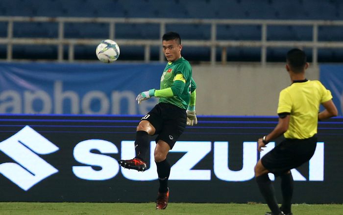 Thủ môn quốc dân Bùi Tiến Dũng: Từ số 1 trở thành dự bị