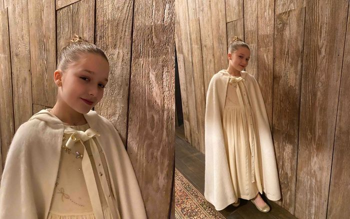Váy công chúa của Harper Beckham mặc trước thềm Giáng sinh thu hút sự chú ý