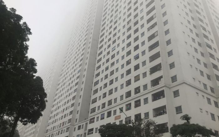 Vì sao Hà Nội xuất hiện sương mù dày đặc khiến nhiều người ngỡ ngàng như đang ở Sa Pa?