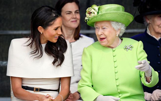 Meghan từng khiến Nữ hoàng Elizabeth bật cười vì món quà Giáng sinh độc đáo