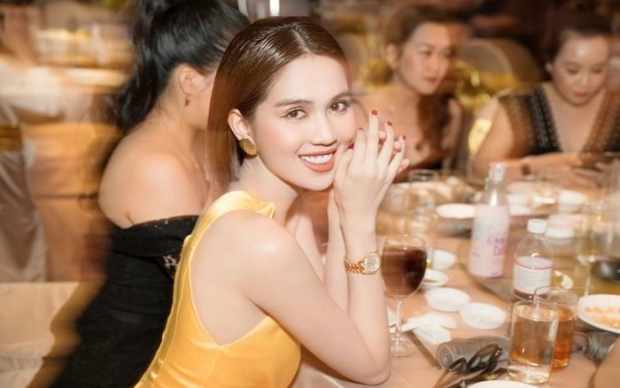 Ngọc Trinh xinh lung linh trong bộ cánh sang chảnh tại sự kiện ở Malaysia