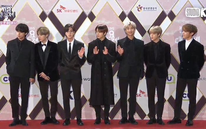 KBS Gayo Daechukjae 2019: BTS quẩy nhiệt tình nhạc Trot, nhanh chóng lọt Top Trending Toàn cầu