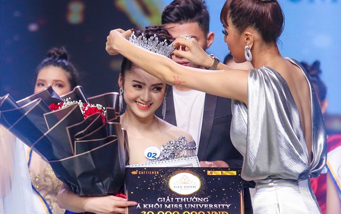 Từng bị chê bai về cân nặng, Bích Thảo xuất sắc giành ngôi vị Á khôi 'Miss University' ĐH Gia Định