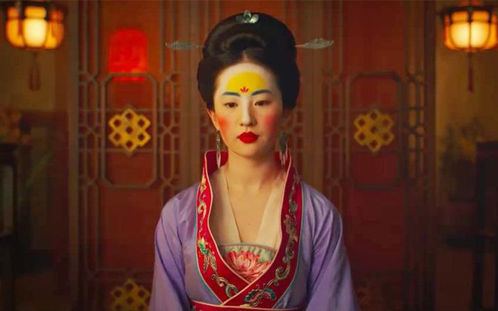 Để đóng Mulan của Disney, mỗi ngày Lưu Diệc Phi phải tắm đến 3 lần, lịch trình kín kẽ suốt 3-4 tháng