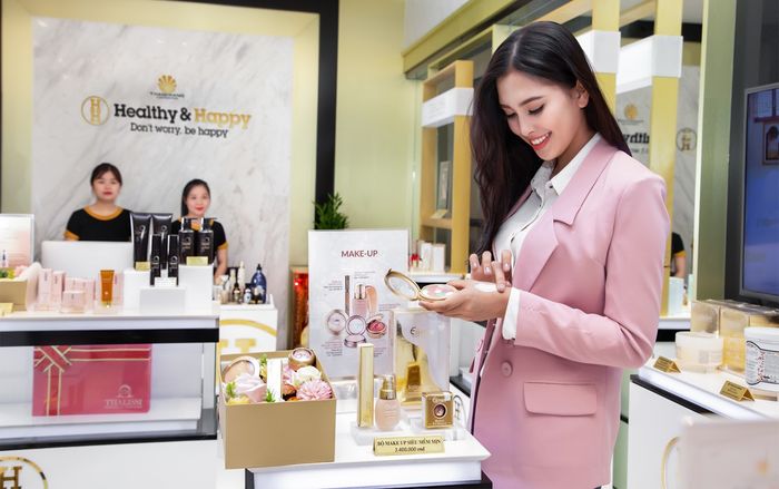 Hoa hậu Tiểu Vy tiết lộ phương pháp sở hữu làn da đẹp không tì vết