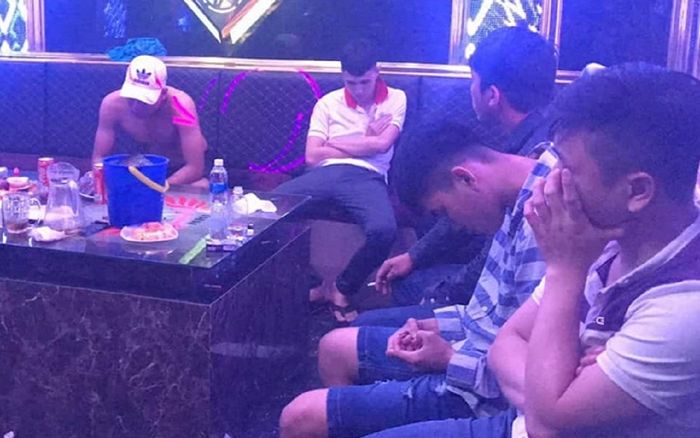 Phát hiện 29 thanh niên 'phê' ma túy trong quán karaoke lúc rạng sáng