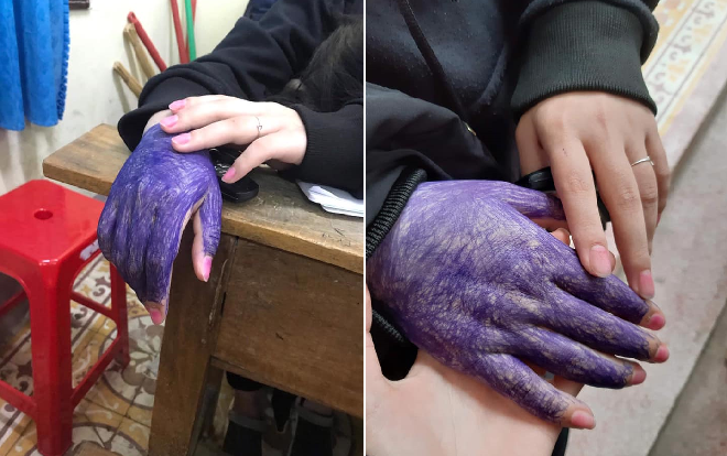 Nữ sinh say sưa ngủ mặc kệ đám bạn thân 'tô màu' kín bàn tay