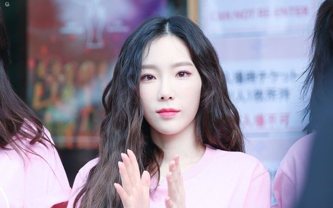 Taeyeon (SNSD) lộ dấu hiệu trầm cảm đáng lo sau khi Sulli và Goo Hara tự tử