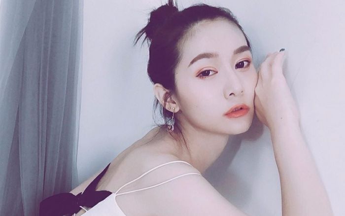 Xuất hiện 'búp bê sống Trung Quốc' ở Hoa hậu Chuyển giới Quốc tế, fan vừa ngắm vừa lo cho Hoài Sa