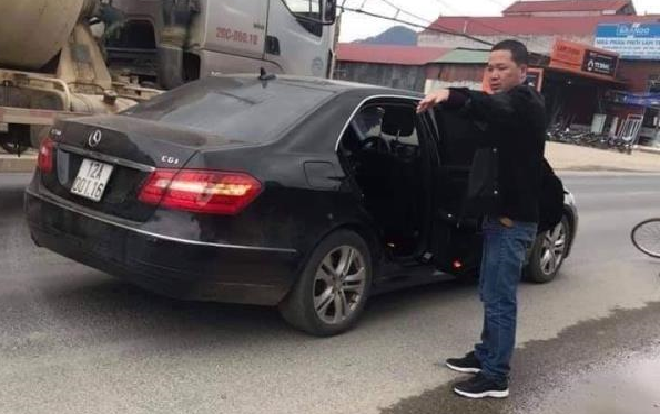 Cán bộ công an Lạng Sơn lái Mercedes gây tai nạn khiến người đi xe đạp tử vong