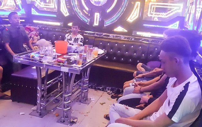 34 ‘nam thanh nữ tú’ ở Quảng Nam phê ma túy trong quán karaoke lúc rạng sáng