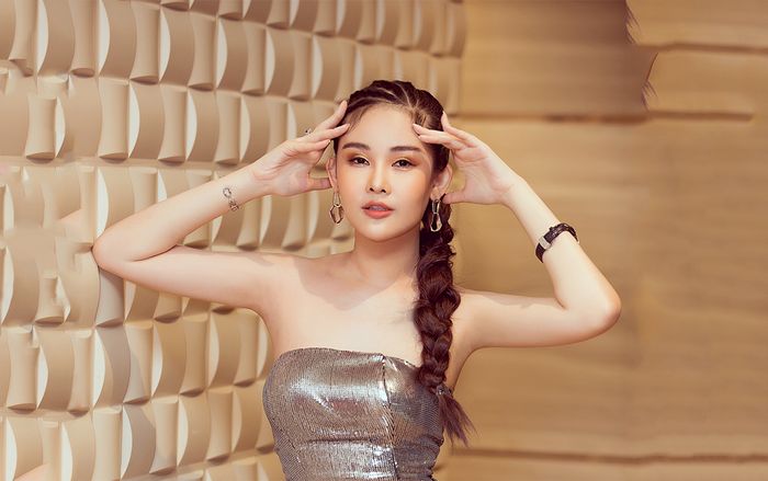 Ở ẩn lâu ngày, Lê Âu Ngân Anh khiến fan sửng sốt vì tái xuất quá xinh đẹp thần thái