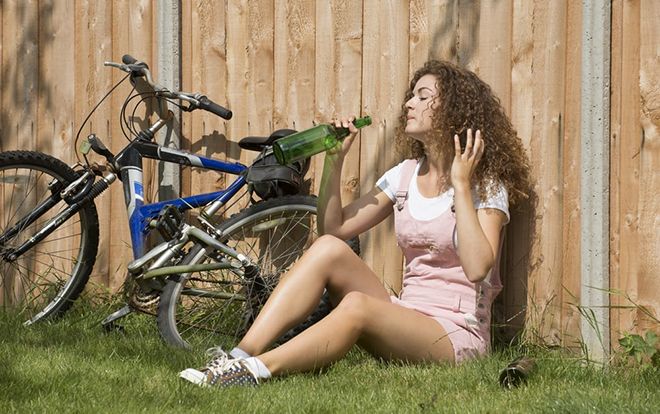 Uống rượu bia còn lái xe đạp: Australia tống giam, Nhật Bản phạt tiền nặng kèm lao động công ích 5 năm