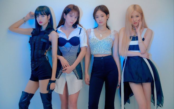 Chơi lớn như BlackPink, mạnh tay chi 4.000 đô la Mỹ để tặng nhân viên dàn túi Prada
