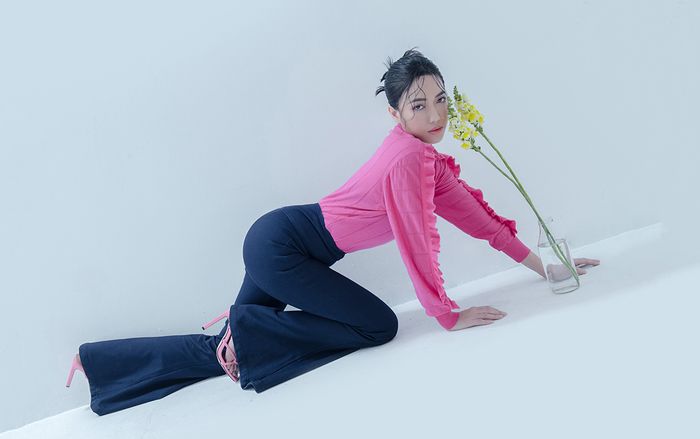 Bỗng một ngày Diệu Nhi mặc quần bó sát, khoe vòng 3 cong vút, fan 'xỉu lên xỉu xuống'