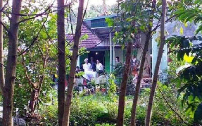Vợ chết trên giường, chồng treo cổ ở vườn nhà chỉ một ngày sau chuyến làm ăn xa