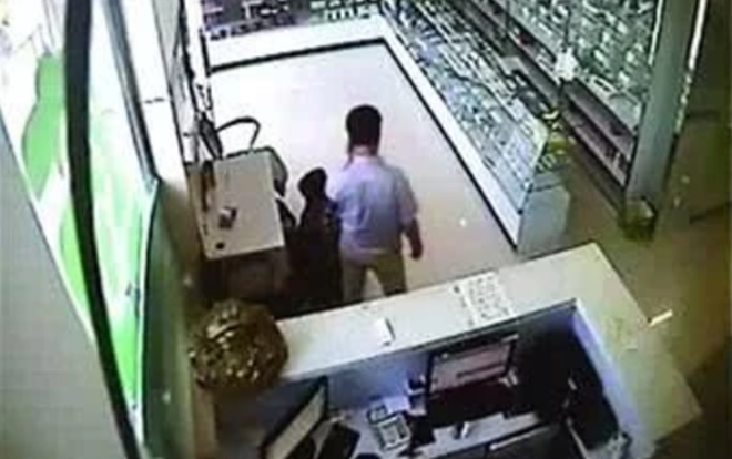 Cứu người lên cơn đau tim còn bị kiện ngược