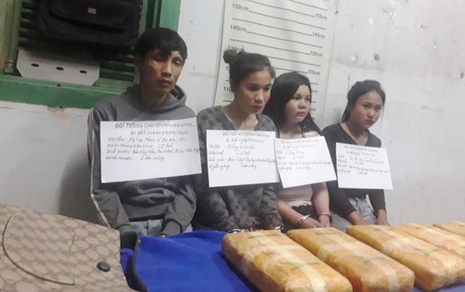 Bắt 4 đối tượng người Lào vận chuyển 60.000 viên ma túy tổng hợp qua biên giới