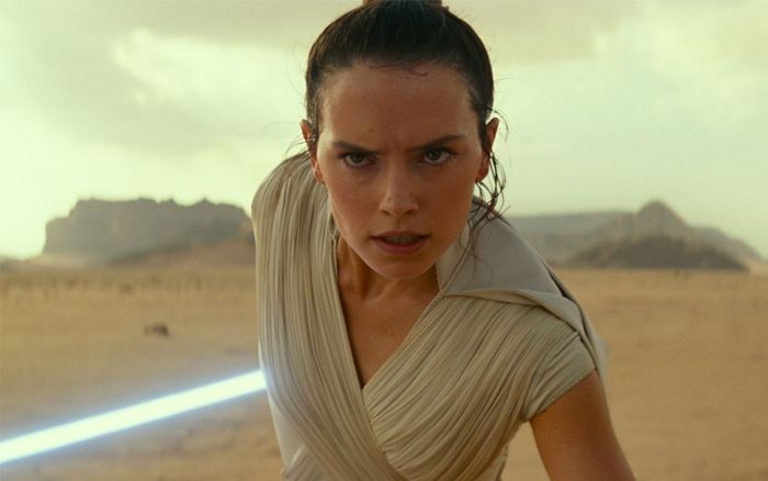 Hành động khó hiểu của Rey ở cuối 'Star Wars: The Rise of Skywalker' có ý nghĩa gì?