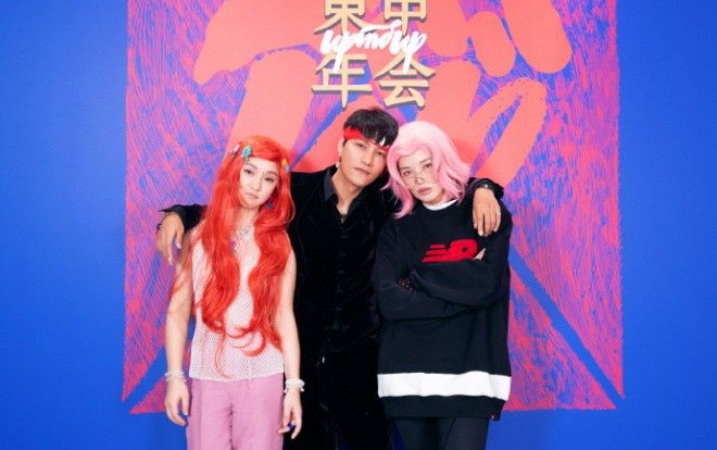 Châu Tấn - Trần Khôn - Thư Kỳ chơi trò cosplay, 3 người cộng lại đã 132 tuổi nhưng 'quậy' không kém hội trẻ tuổi