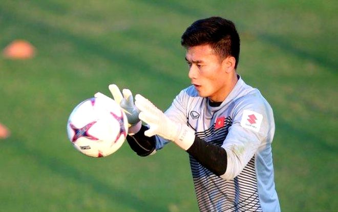 U23 Việt Nam: Văn Toản chấn thương, Bùi Tiến Dũng bắt chính!