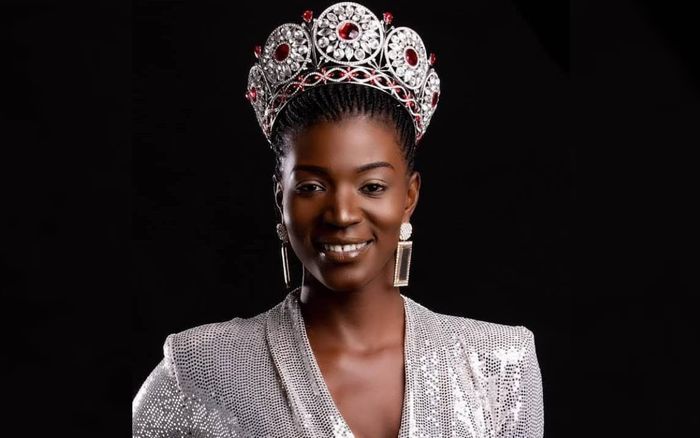 Miss Universe 2020 'chưa nóng', Khánh Vân đã bị mất vị trí vedette vào cái tên quen mặt này