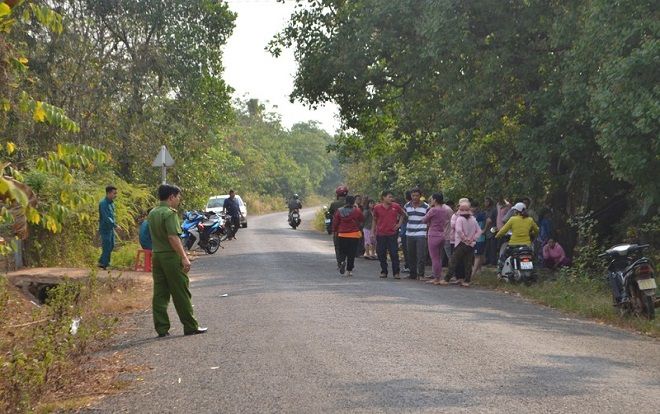 Đánh chết hàng xóm vì con bò đi sang vườn