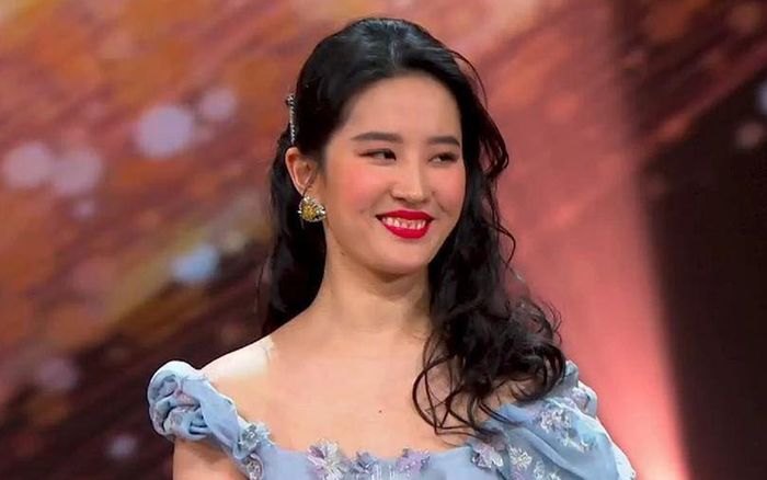 Với ngoại hình tăng cân mũm mĩm, còn đâu nhan sắc thần tiên tỷ tỷ của Lưu Diệc Phi